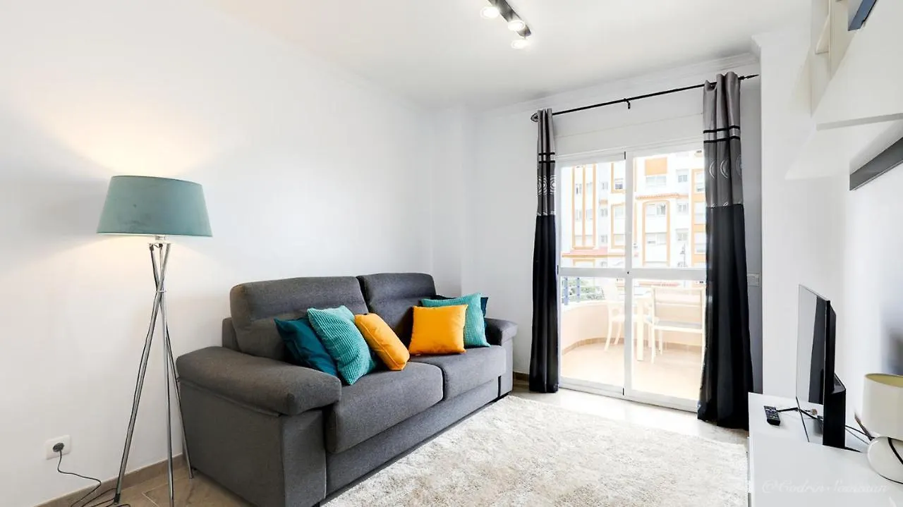 Cozy Apartment Overlooking Estepona'S Marina!