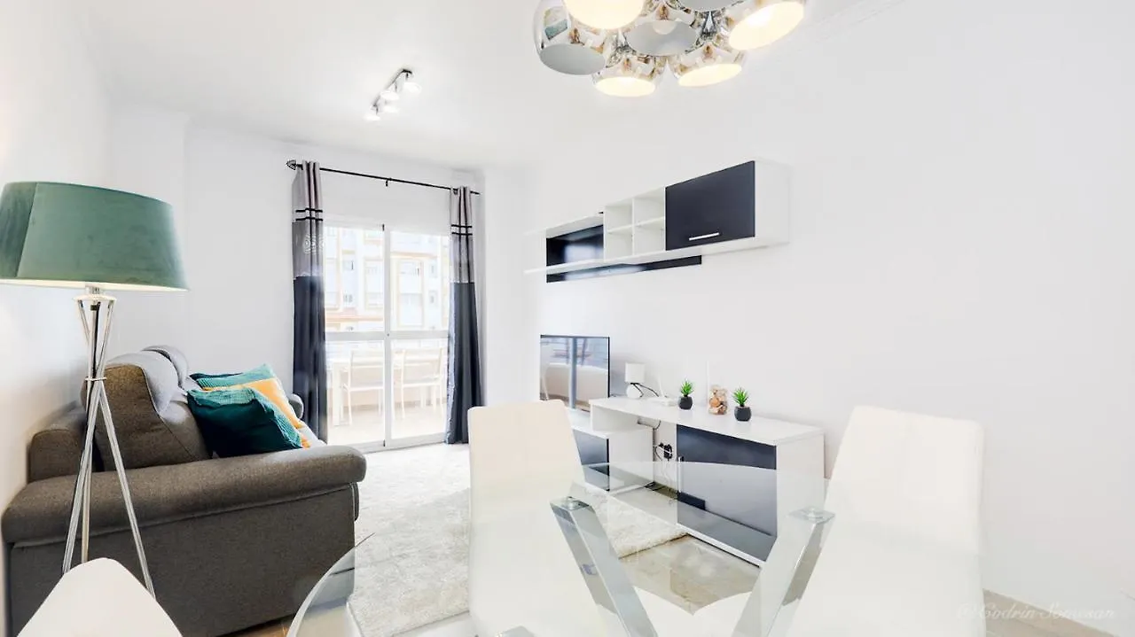 Cozy Apartment Overlooking Estepona'S Marina!