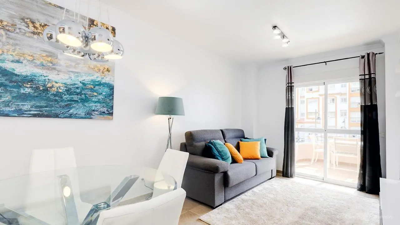 Cozy Apartment Overlooking Estepona'S Marina!