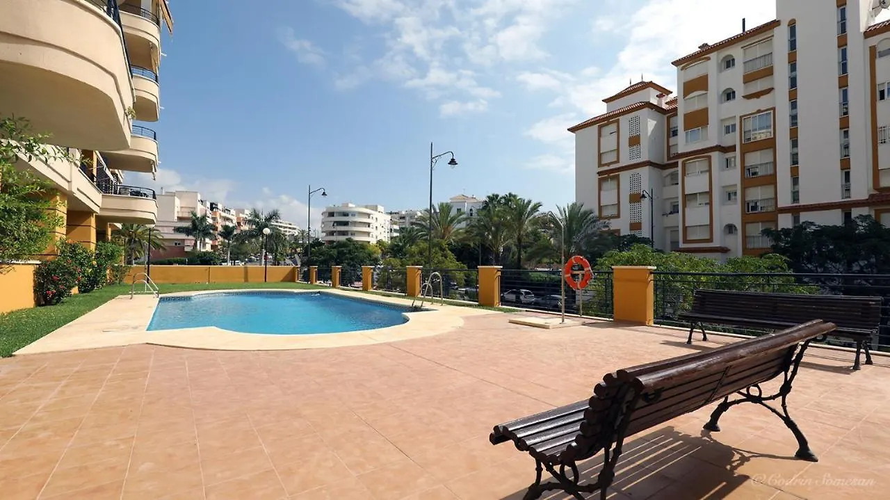 Cozy Apartment Overlooking Estepona'S Marina! Estepona