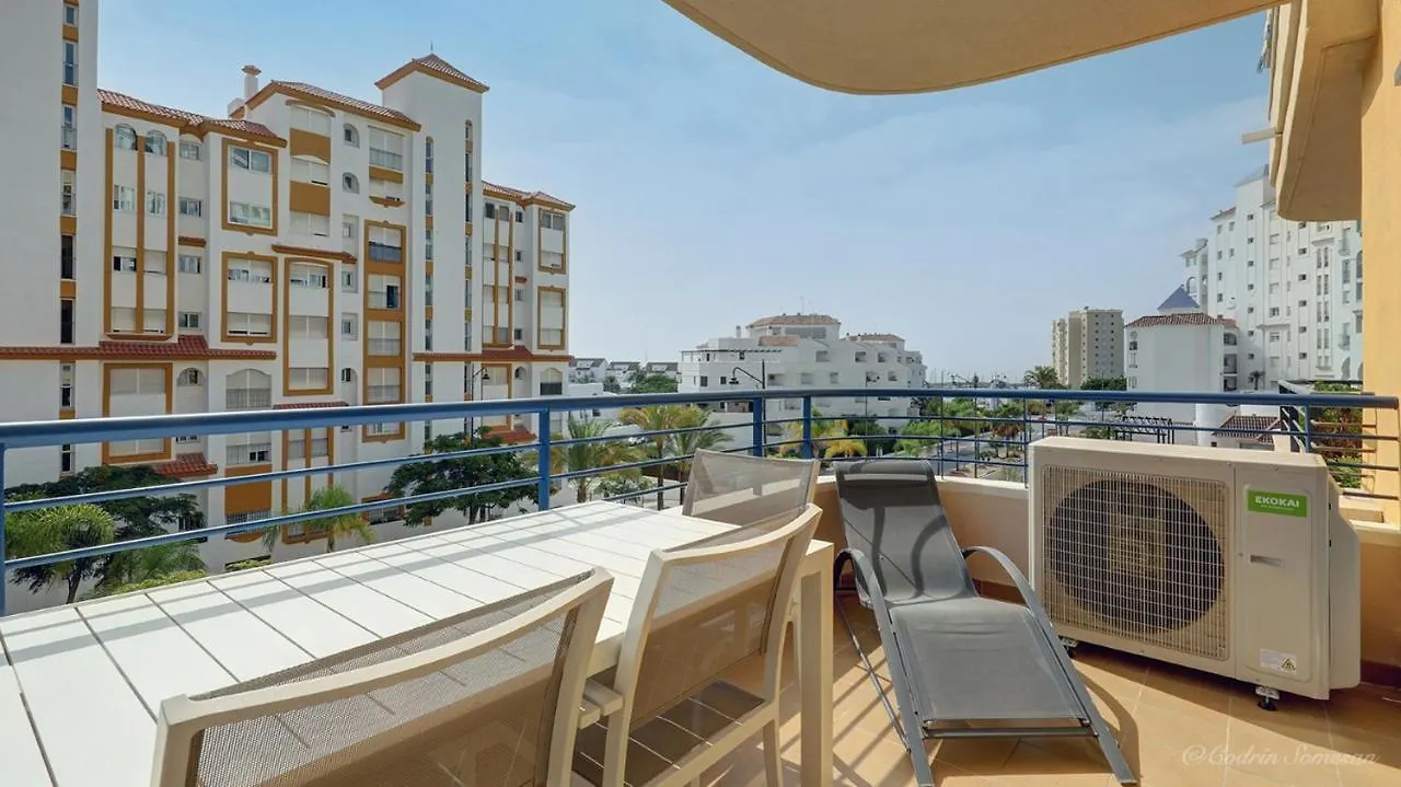 Cozy Apartment Overlooking Estepona'S Marina!