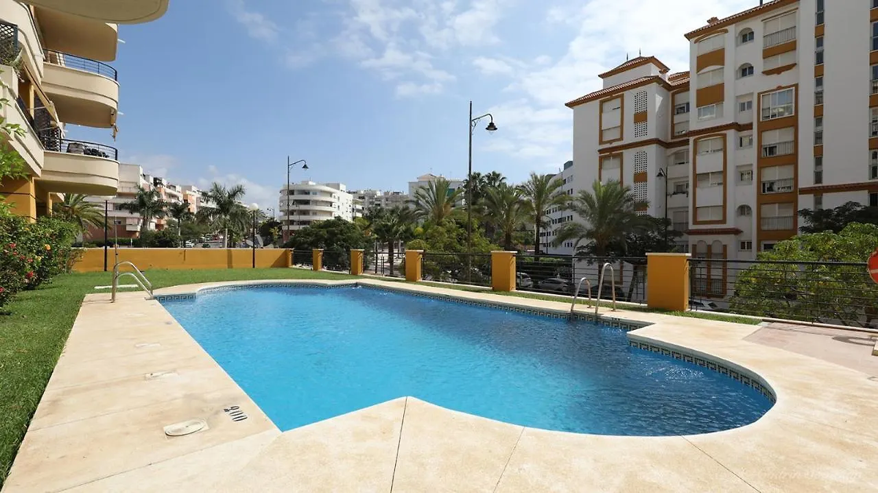 Cozy Apartment Overlooking Estepona'S Marina!