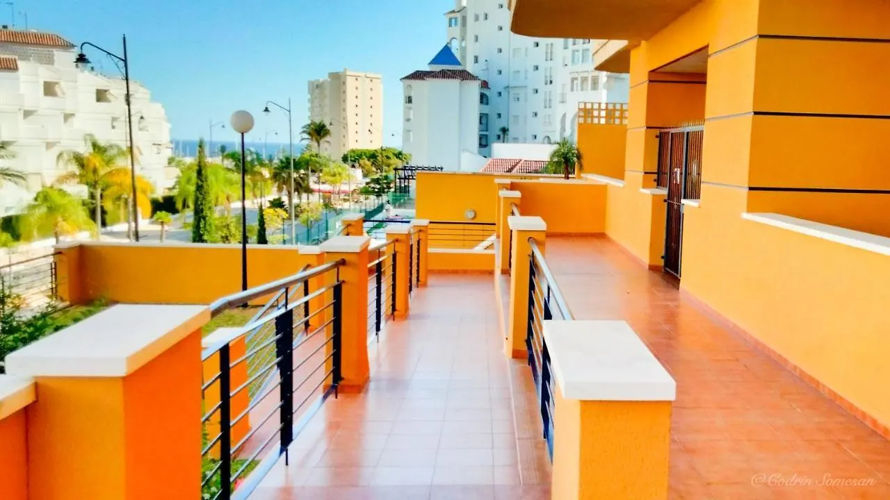 Cozy Apartment Overlooking Estepona'S Marina! Estepona