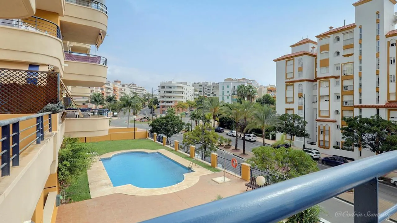 Cozy Apartment Overlooking Estepona'S Marina!
