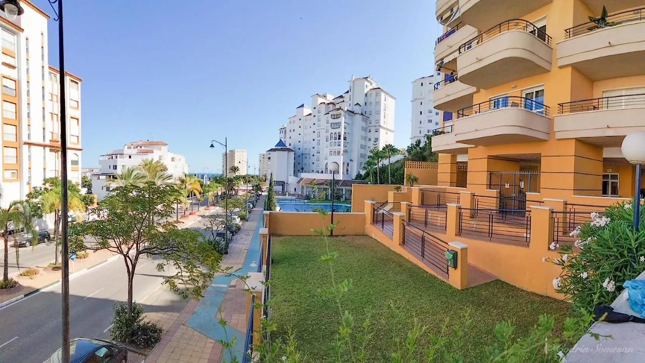 Cozy Apartment Overlooking Estepona'S Marina!