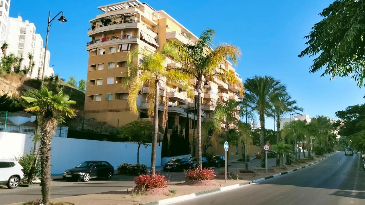 Cozy Apartment Overlooking Estepona'S Marina!