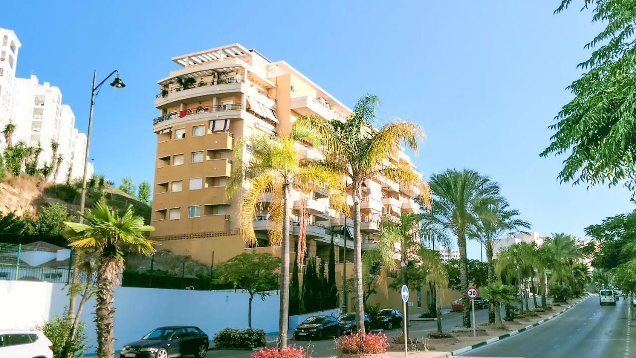 Cozy Apartment Overlooking Estepona'S Marina!