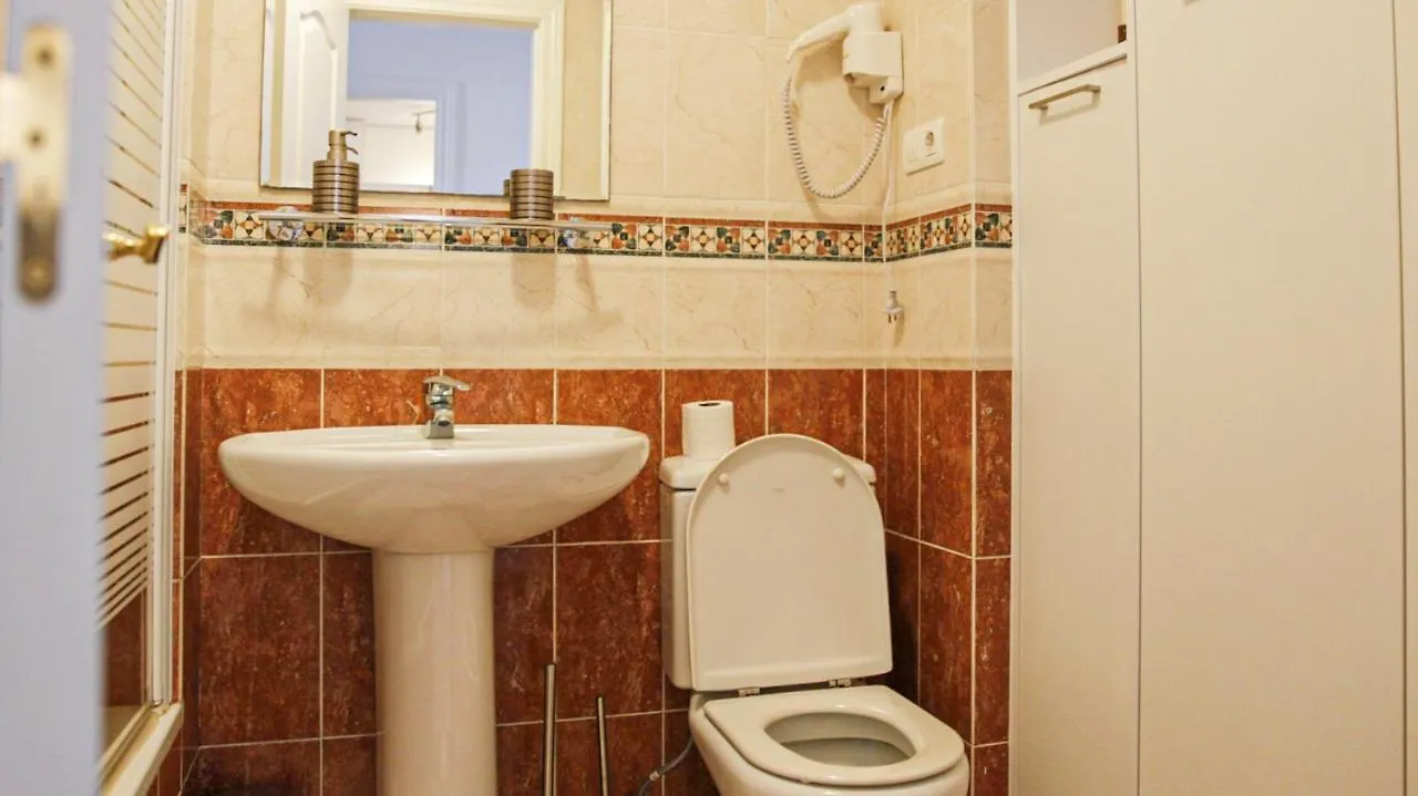 Cozy Apartment Overlooking Estepona'S Marina! 0*, Estepona Spanje