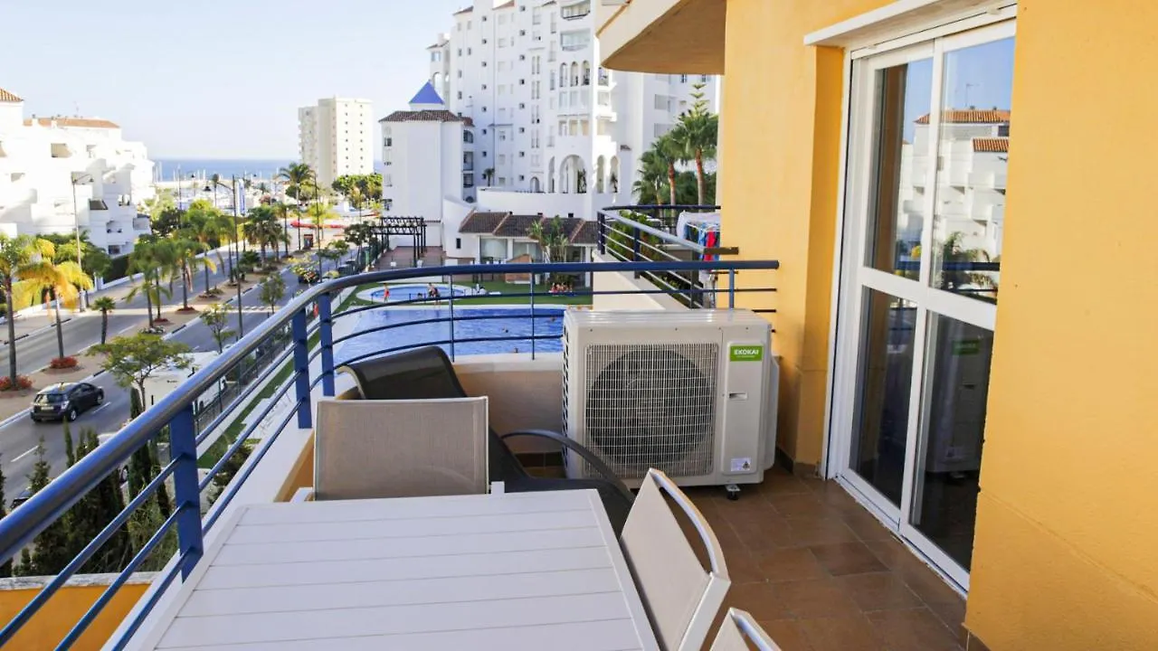 Cozy Apartment Overlooking Estepona'S Marina! Spanje