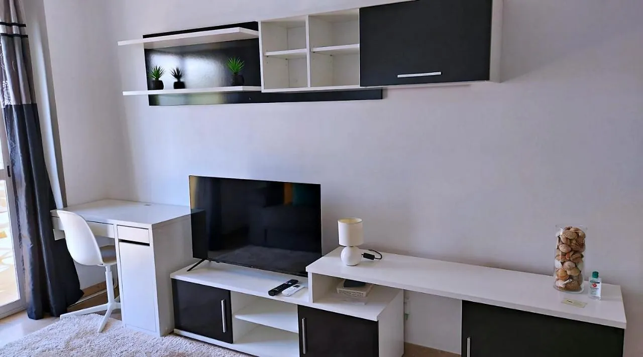 Cozy Apartment Overlooking Estepona'S Marina! Spanje